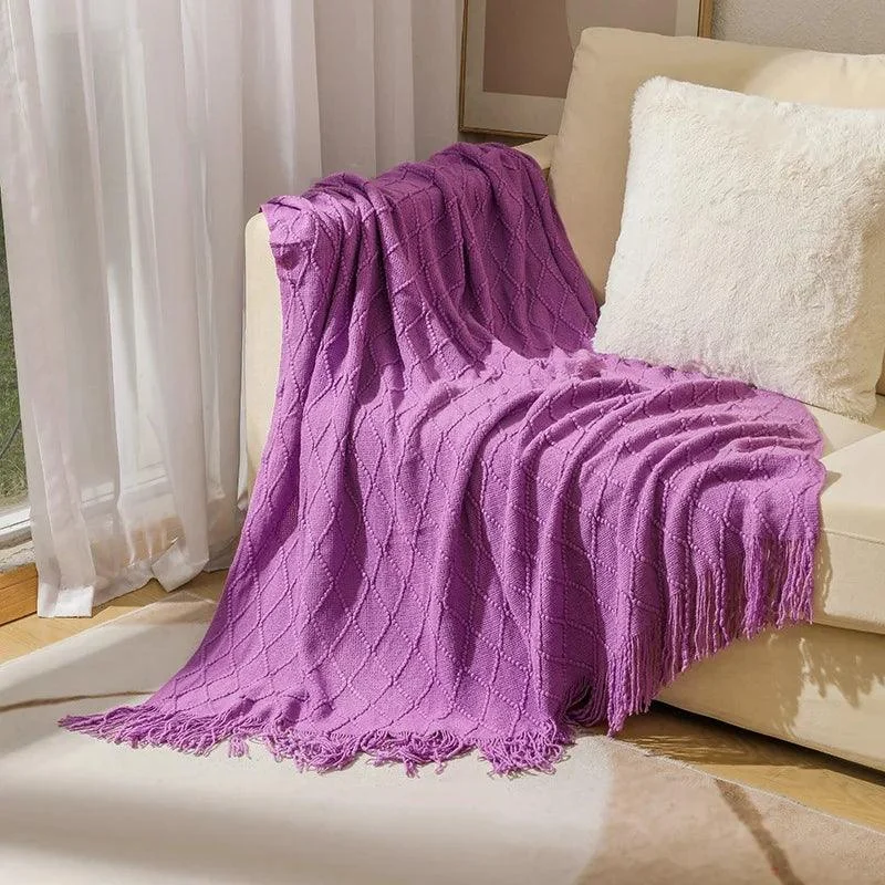 Knitted Waffle Blanket: Nordic Décor Elegance -