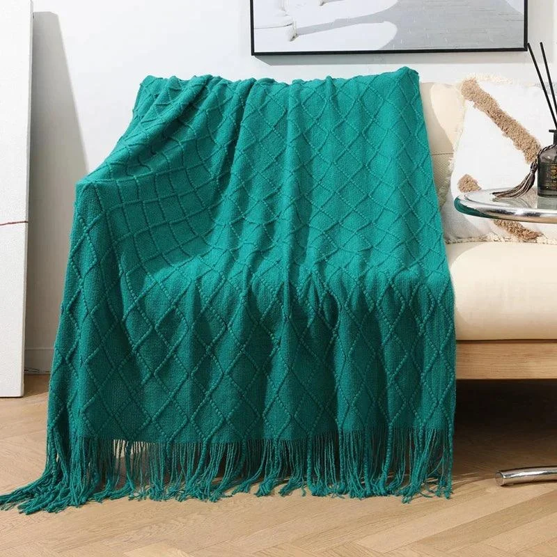 Knitted Waffle Blanket: Nordic Décor Elegance -