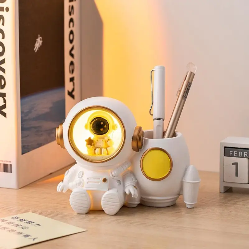 LEDAstronautPenHolder Homeko10