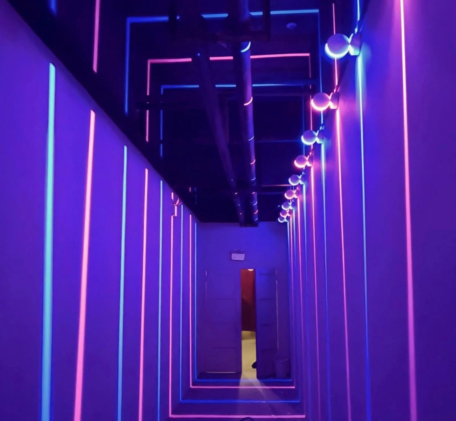 LED Window Sill Lighting - Lumina - 360 Degree Beams - Stylish Corridor Decor -  - #tag1#