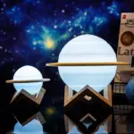 Lamp_-_SaturnGlow_-_Planetary_Design_-_Adjustable_Lighting_-_-_tag1_-4289146 Lamp SaturnGlow Planetary Design Adjustable Lighting tag1