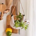 Lark Hanging Vase