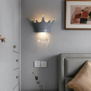 LuminaGlimmer - Crown Wall Lamp