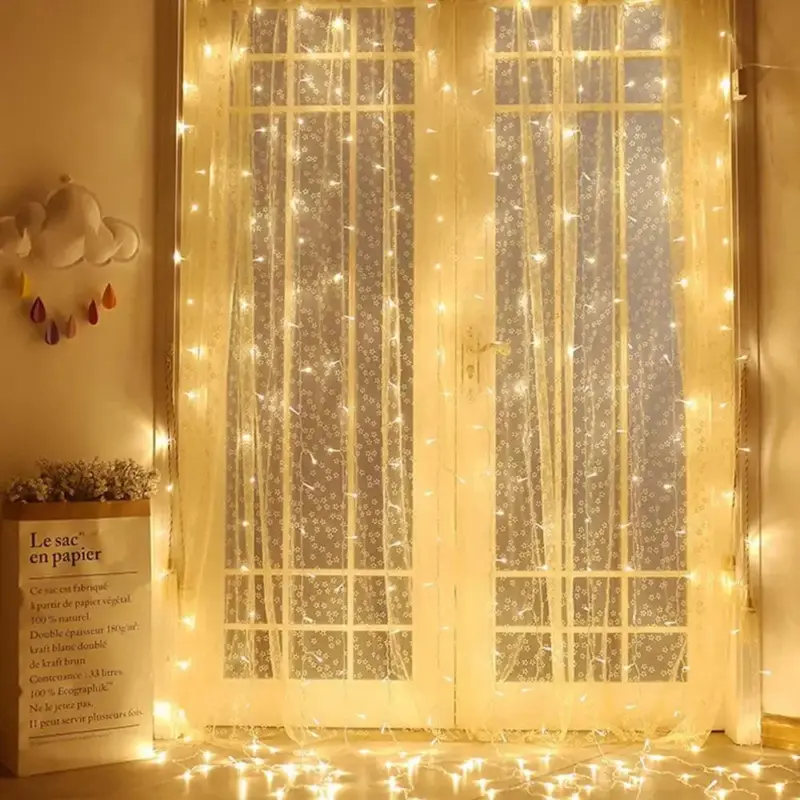 LumiCurtain Outdoor Lighting Garland tag1