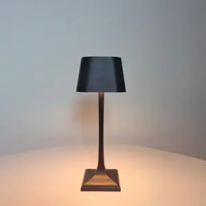 LumiSquare - USB LED Table Lamp