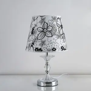 LuminArts - Flower motif table lamp