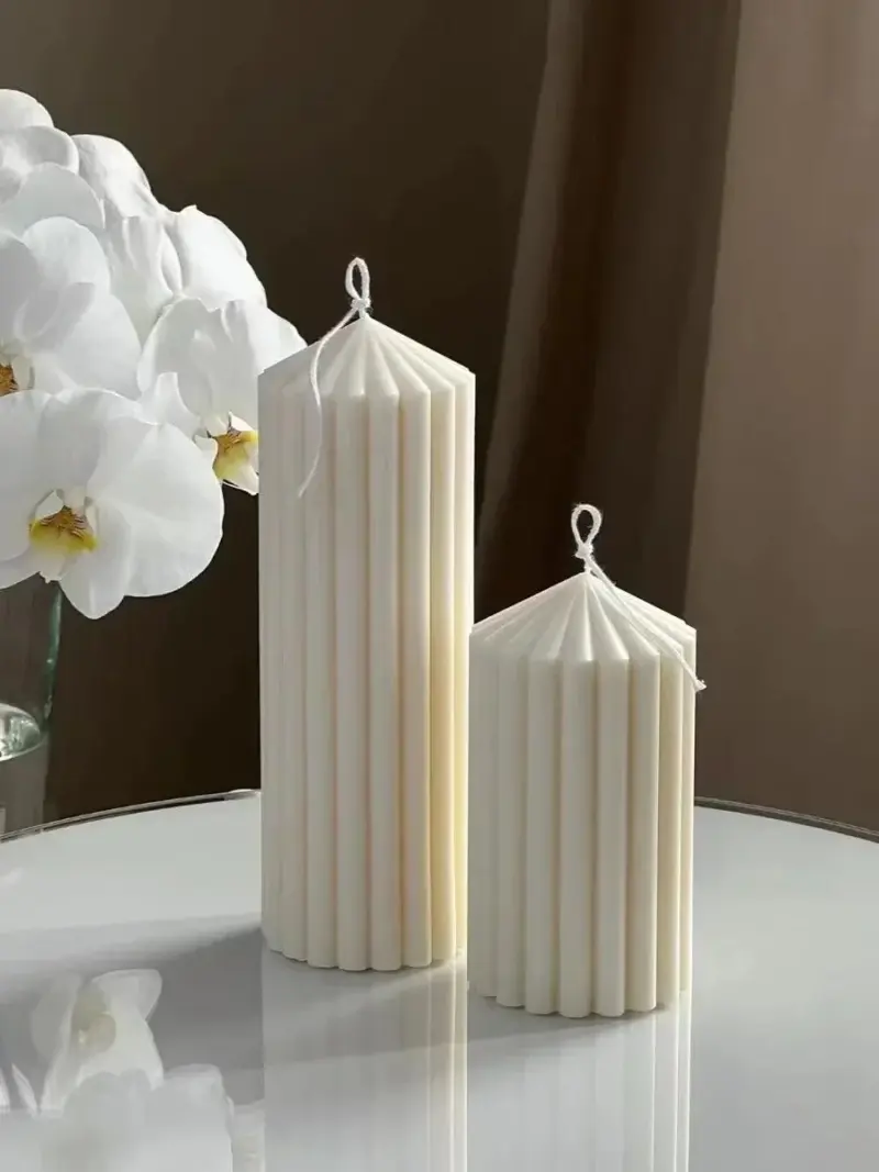 Luxury Armoatic Scented Candle For wonderful scents in the living room tag1