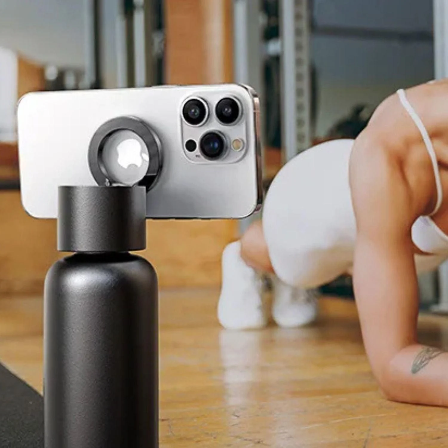 Magnetic Drinking Bottle with Phone Holder - Innovative and Convenient -  - #tag1#