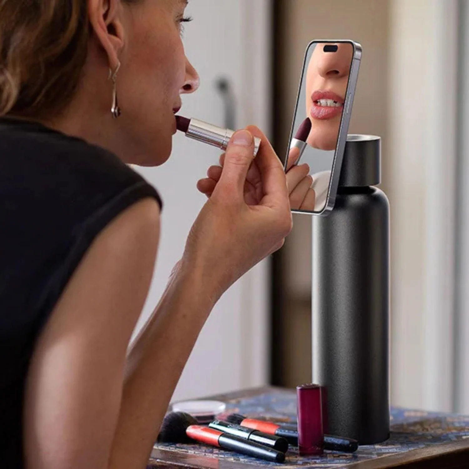 Magnetic Drinking Bottle with Phone Holder - Innovative and Convenient -  - #tag1#