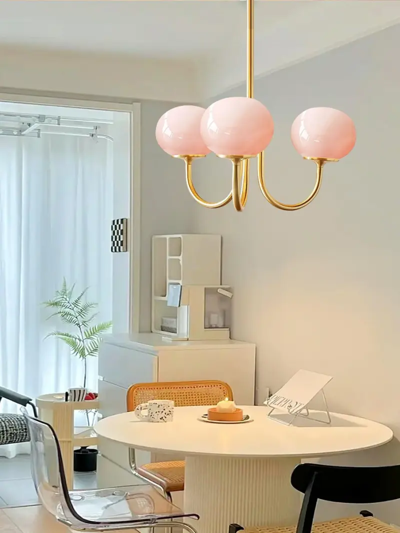 Marshmallow Chandelier 24 b145f3d5 1596 4fea 9180 55ba53d32c44