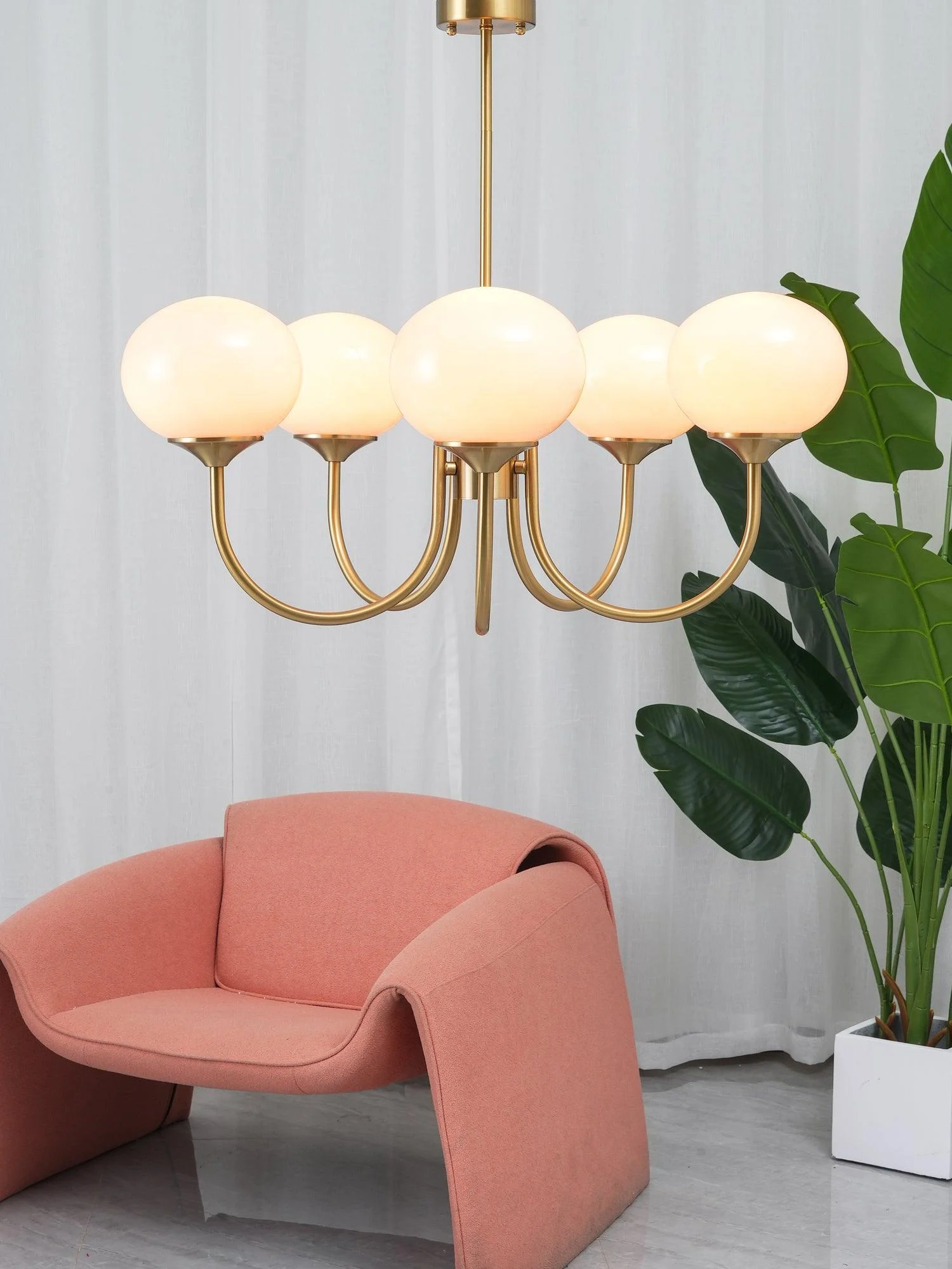 Marshmallow Chandelier 63 B26508f0 33e2 4a68 8896 9c0532bbeaf9