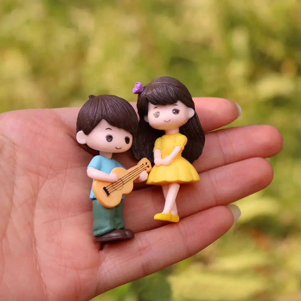Miniature Lovers Figurines: Charming Wedding Dolls Decor -