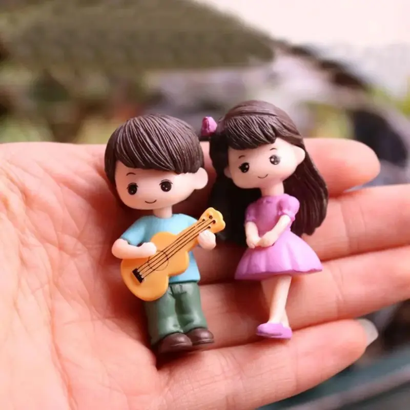 Miniature Lovers Figurines Charming Wedding Dolls Decor