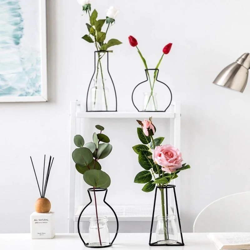 Minimal Iron Line Vase Holder -