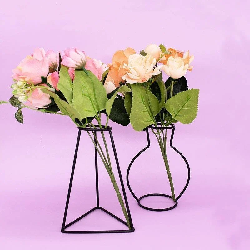 Minimal Iron Line Vase Holder -