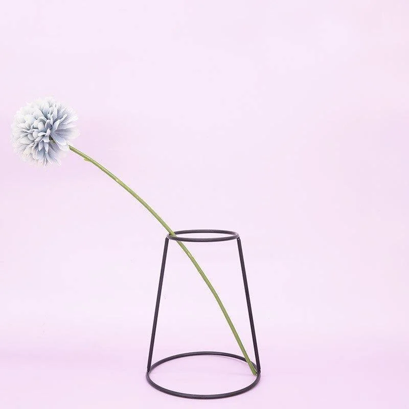 Minimal Iron Line Vase Holder -