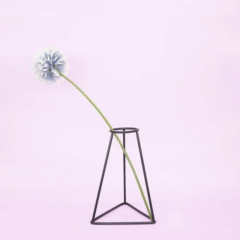 Minimal Iron Line Vase Holder -