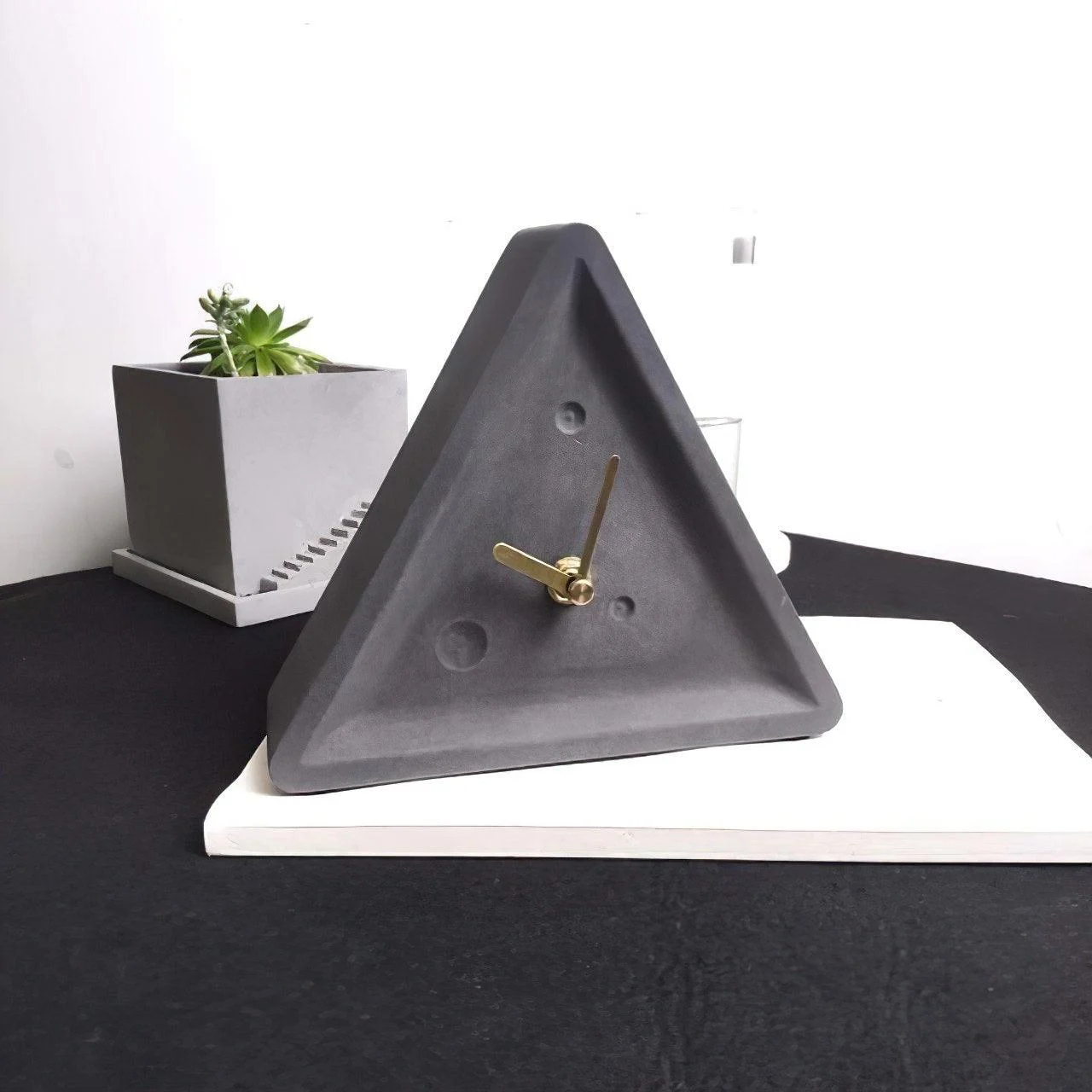 Minimalist Cement Clock -