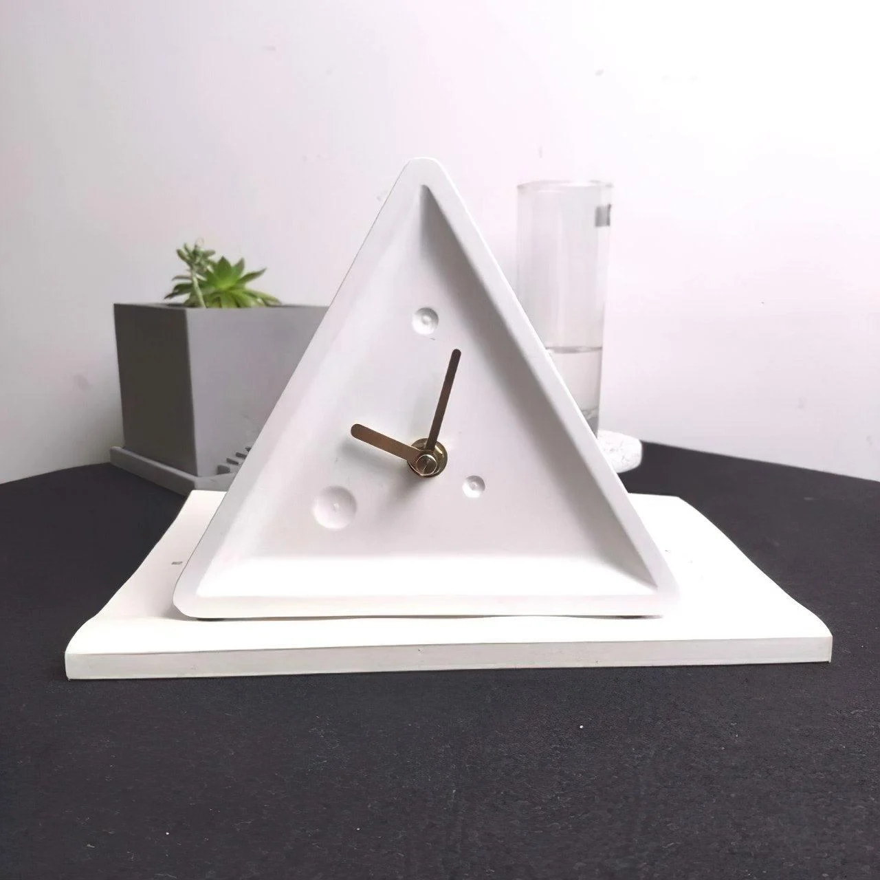 Minimalist Cement Clock -