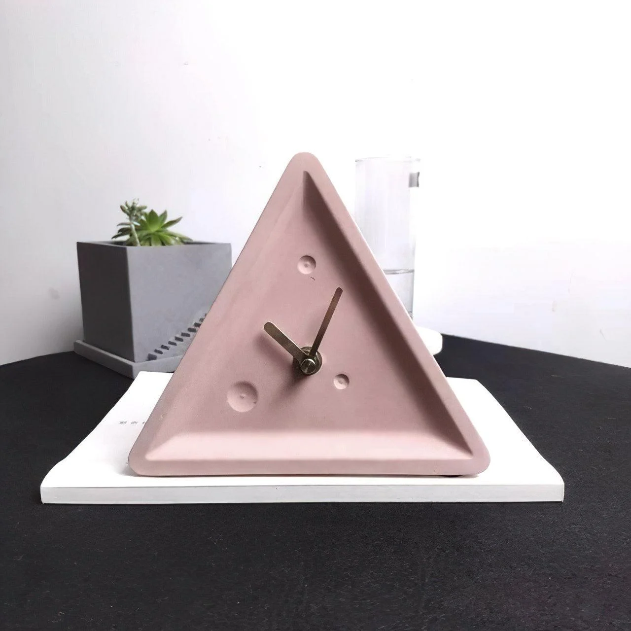 Minimalist Cement Clock -