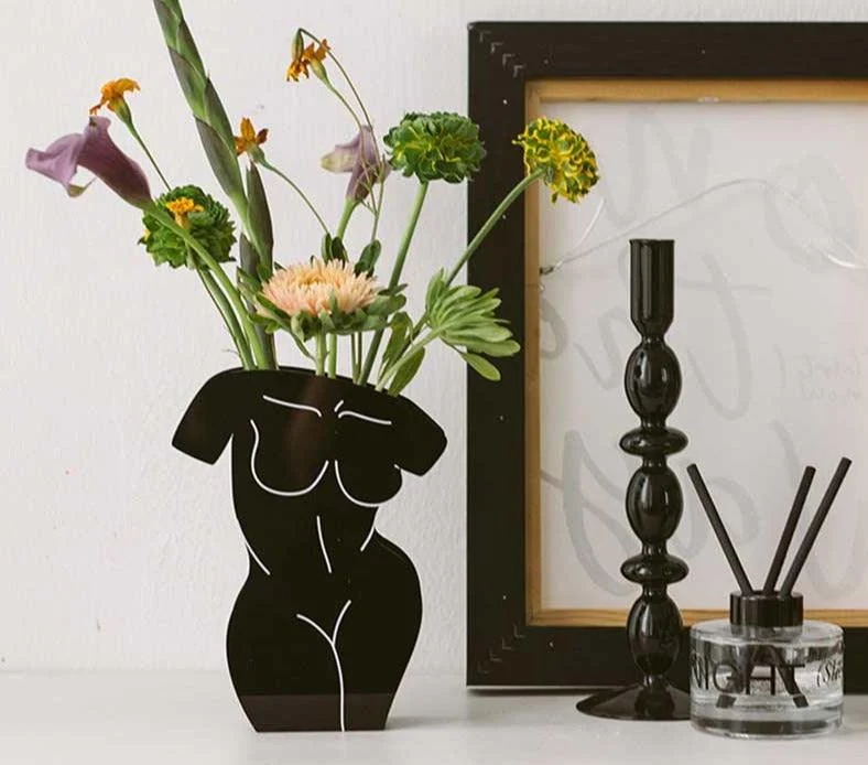 Minimalist Contrast Acryclic Body Vase -