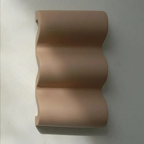 Minimalistic Decorative Wavy Dish -