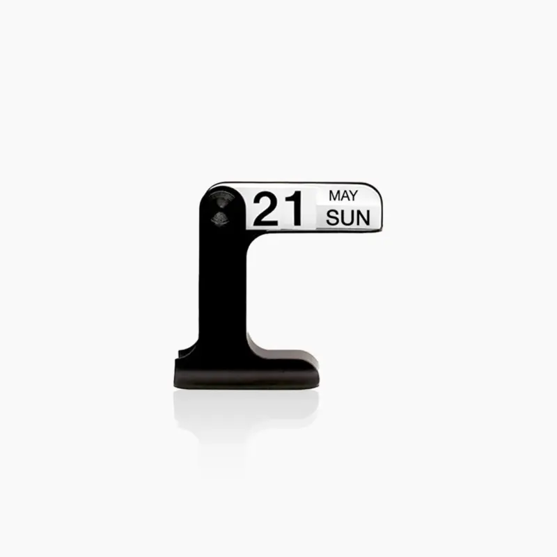 Minimalistic Desktop Black Flipping Calendar