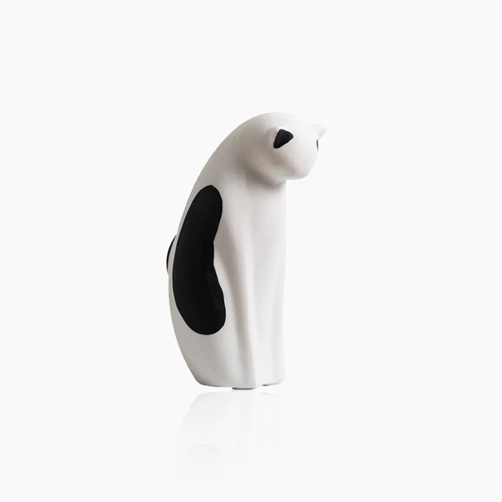 Minimalistic Sitting Cat Sculpture -