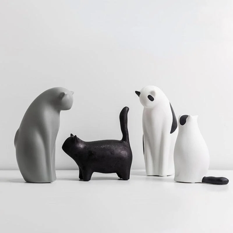 Minimalistic Sitting Cat Sculpture -