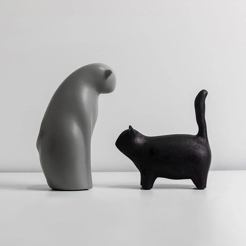 Minimalistic Sitting Cat Sculpture -