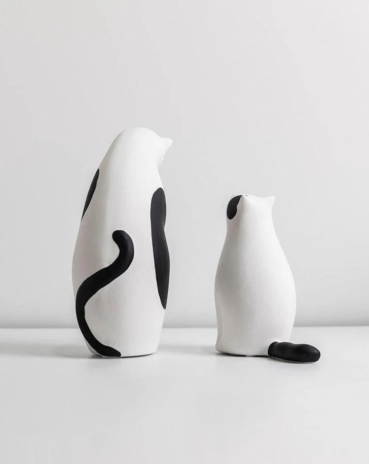 Minimalistic Sitting Cat Sculpture -