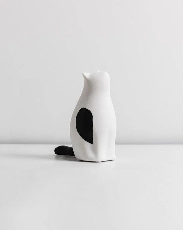 Minimalistic Sitting Cat Sculpture -