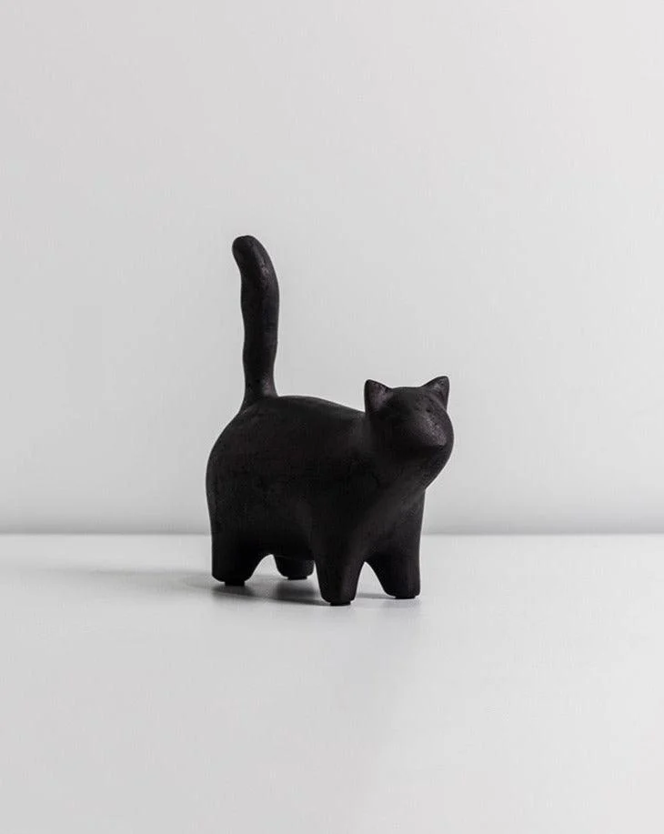 Minimalistic Sitting Cat Sculpture -