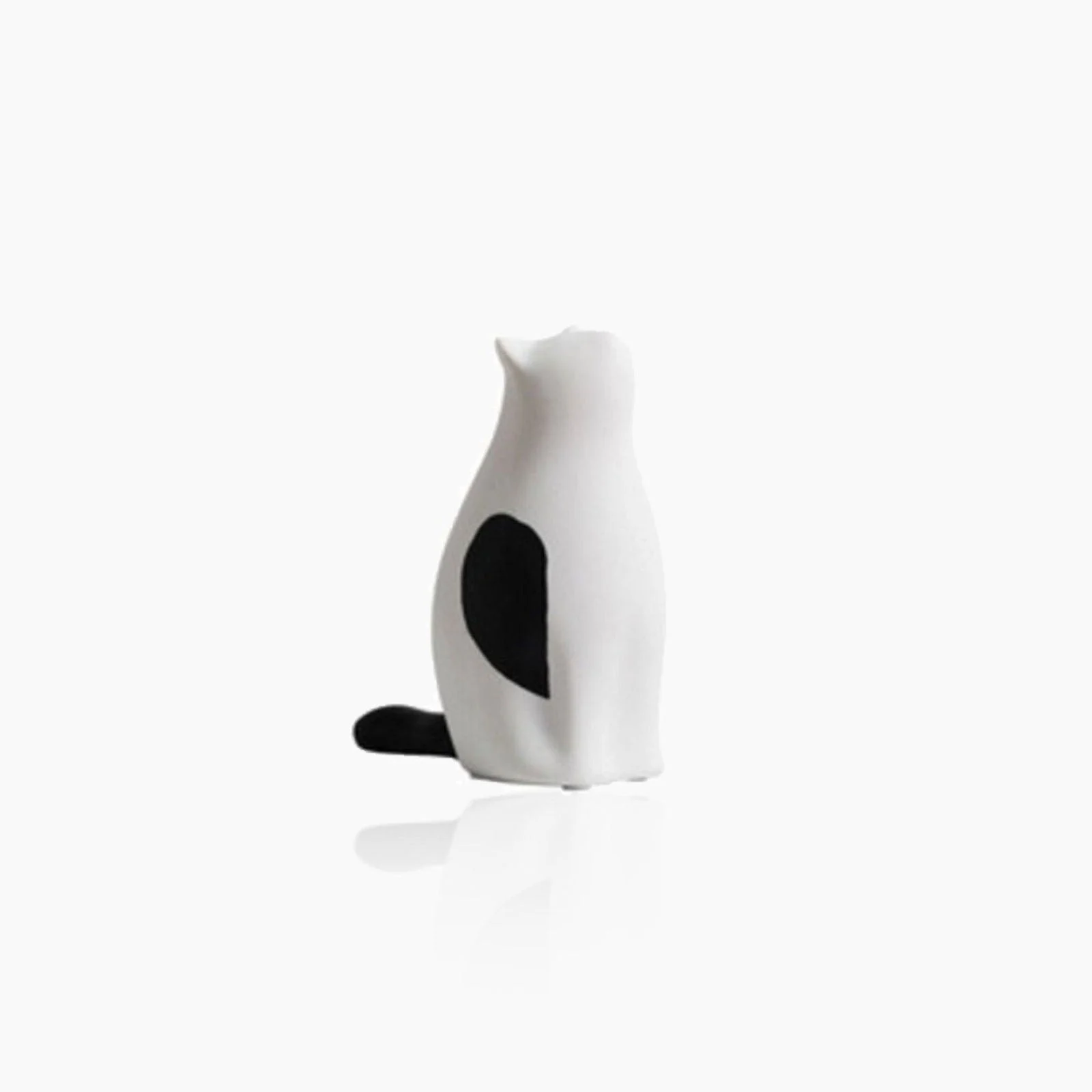 Minimalistic Sitting Cat Sculpture -