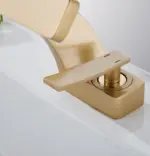 ModernCurvedFaucet-Homeko12 ModernCurvedFaucet Homeko12