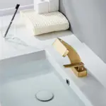 ModernCurvedFaucet-Homeko14 ModernCurvedFaucet Homeko14