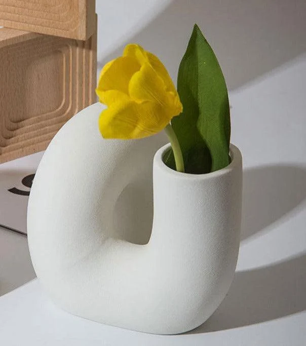 Modern Art Ceramic Hollow Twisted Squiggle Vase -