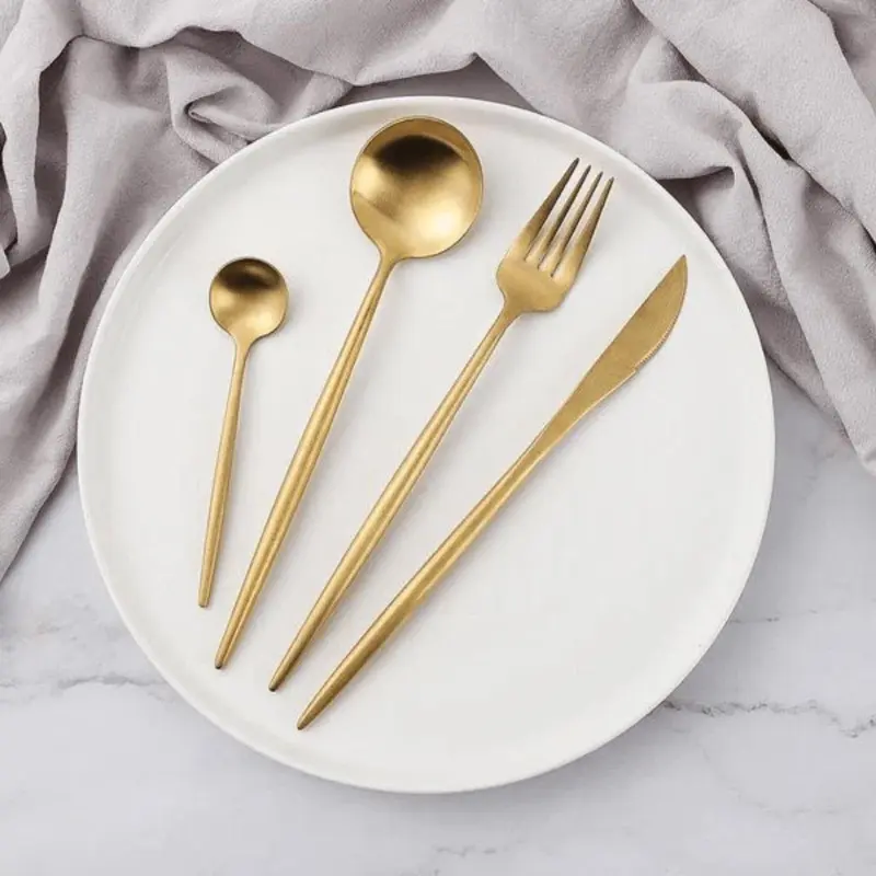Modern Dinnerware 24 Piece Set