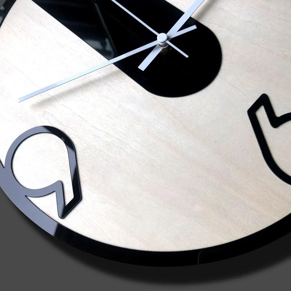 Modern Noiseless Wall Décor Clock for Home -