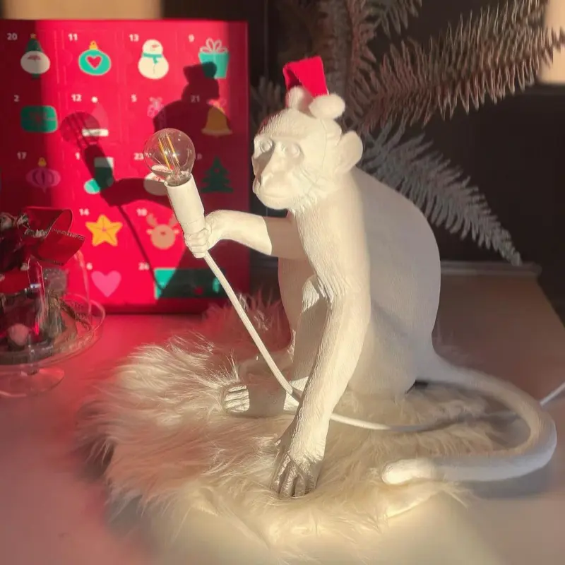 MonkeyTableLamp 17 ecfdf086 6215 4844 9503 52561f22660c