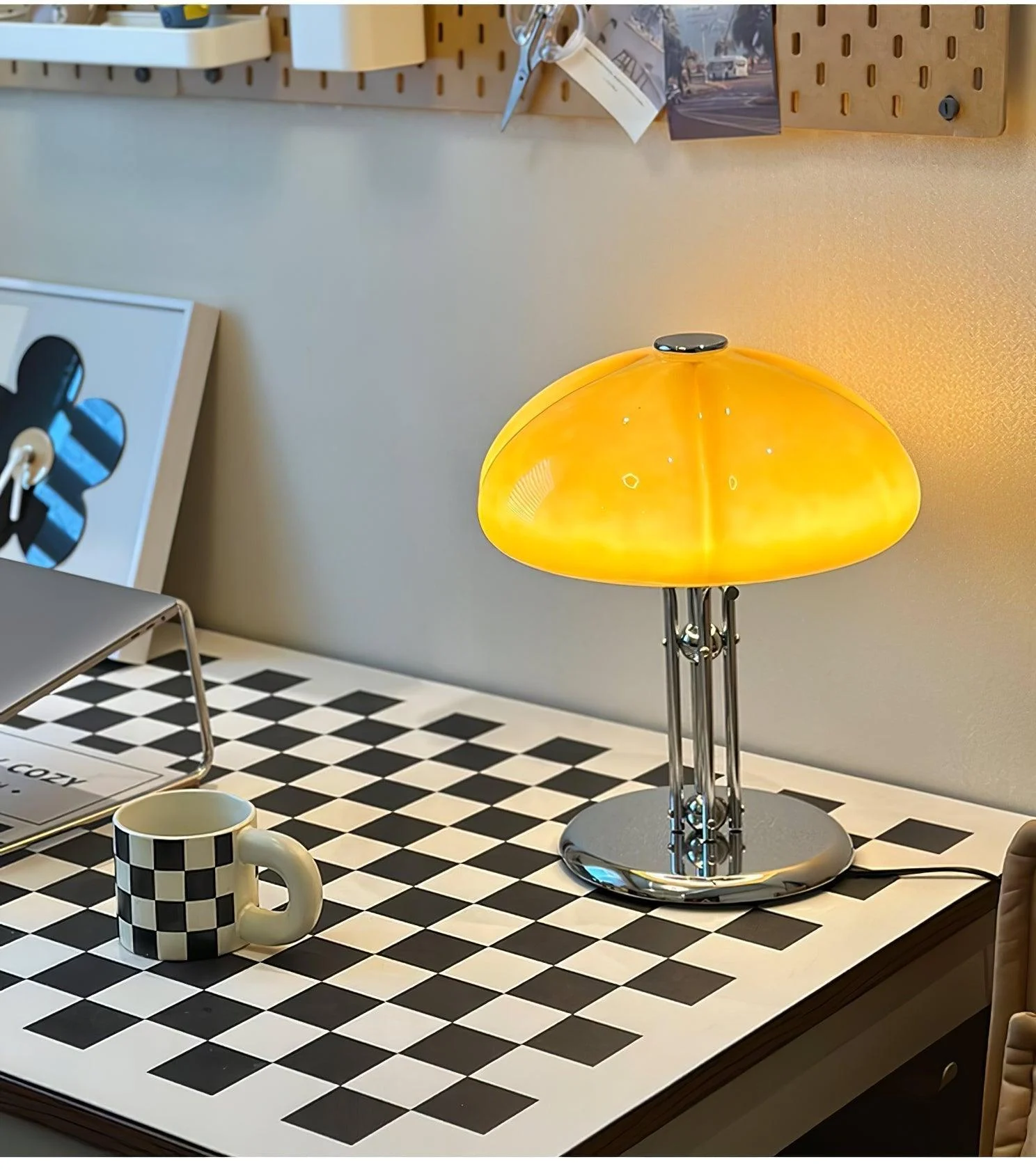 Mushroom Bauhaus Table Lamp 7