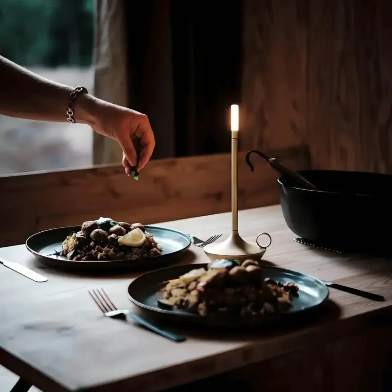 NordicCandlestickLight Gold4
