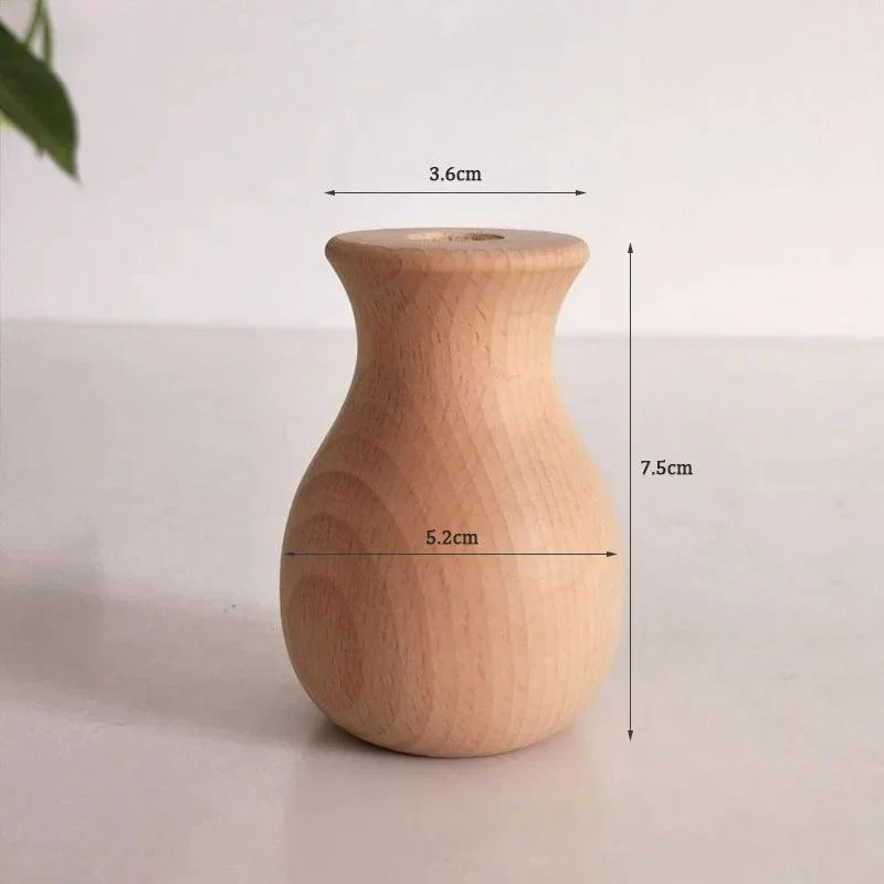 Nordic Wood Bloom: Minimalist Vase for Stylish Plant Arrangements -