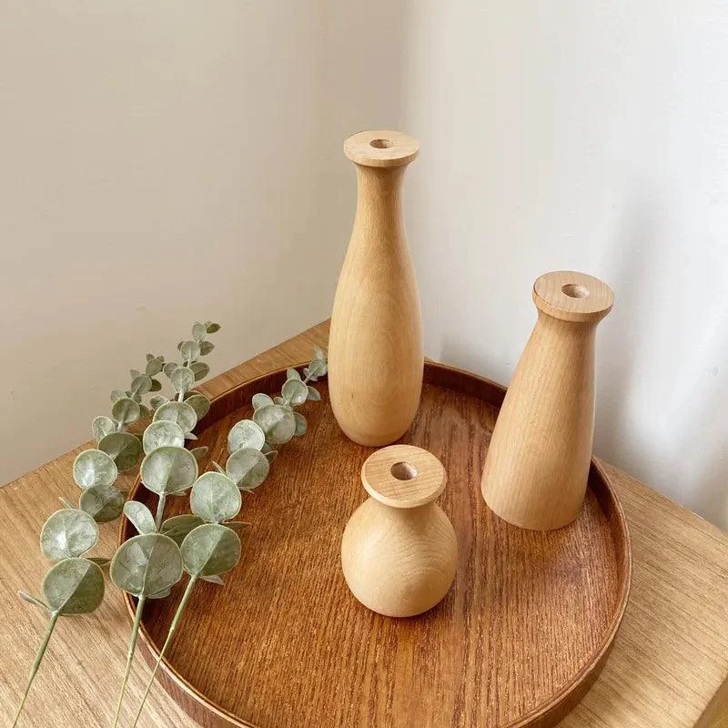 Nordic Wood Bloom: Minimalist Vase for Stylish Plant Arrangements -