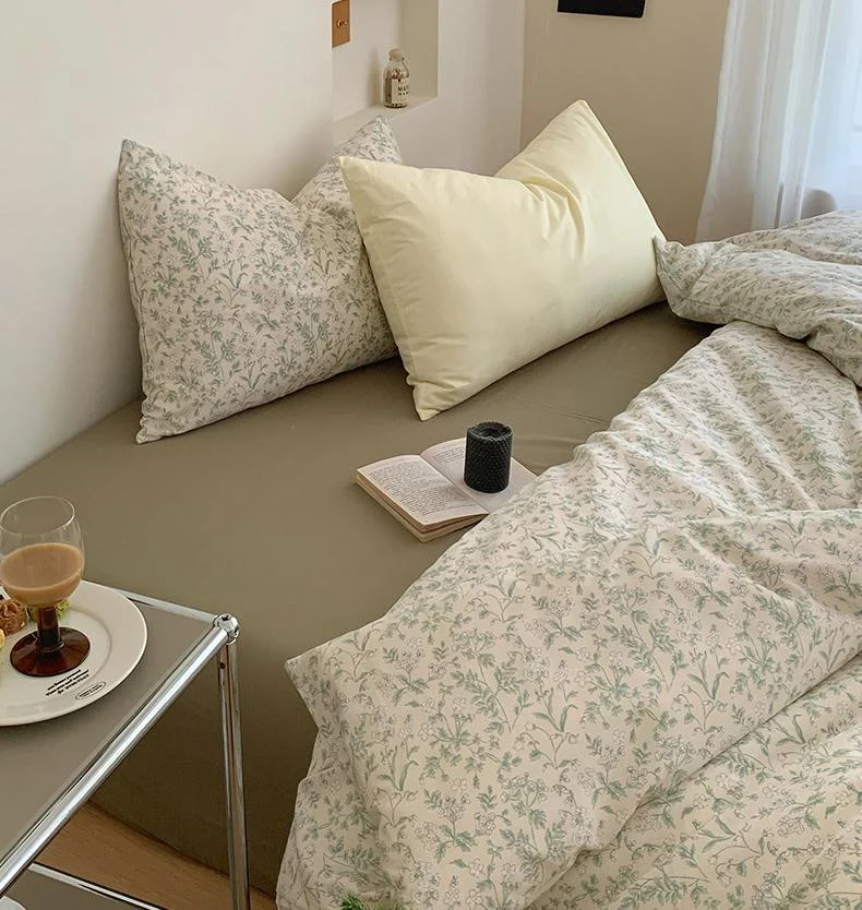 Olivecolorfloraldreamybeddingsetinaestheticvintagebedroom11