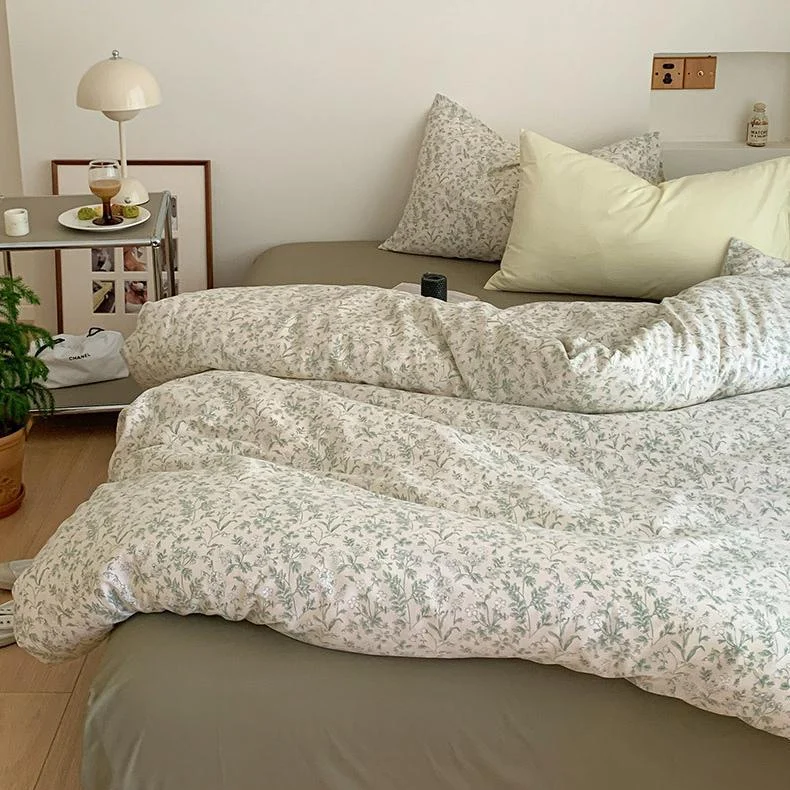 Olivecolorfloraldreamybeddingsetinaestheticvintagebedroom12