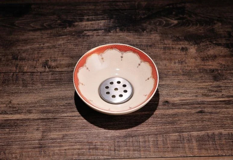 Oriental-Inspired Soap Dish with Drainage Feature -