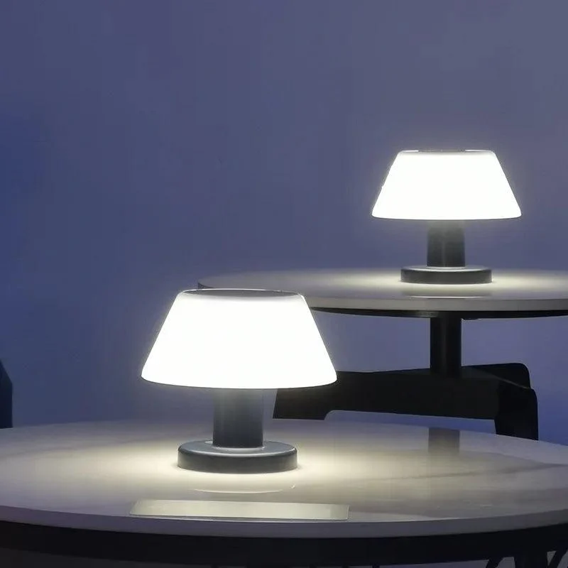 SunCharge - Rechargeable solar table lamp - ISTANBULLU LTD