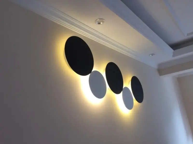PUCK WALL ART Fluorescent wall light