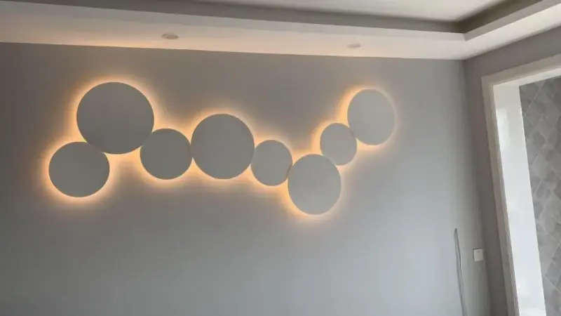 PUCK WALL ART Fluorescent wall light